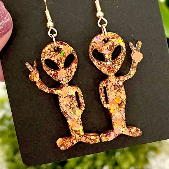 Alien Acrylic Earrings - Picture 5 of 9